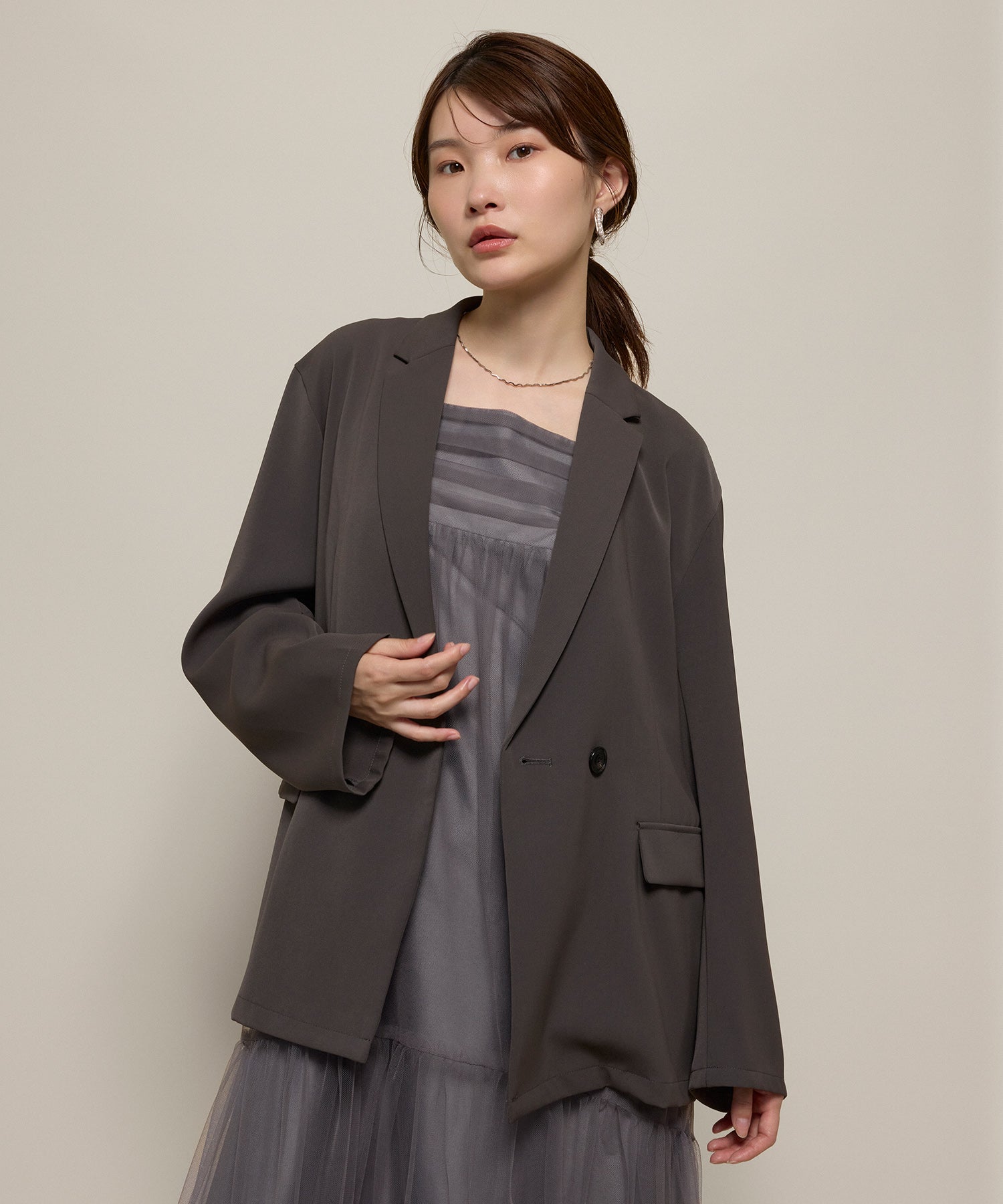 167cm / 着用 M / チャコールグレー