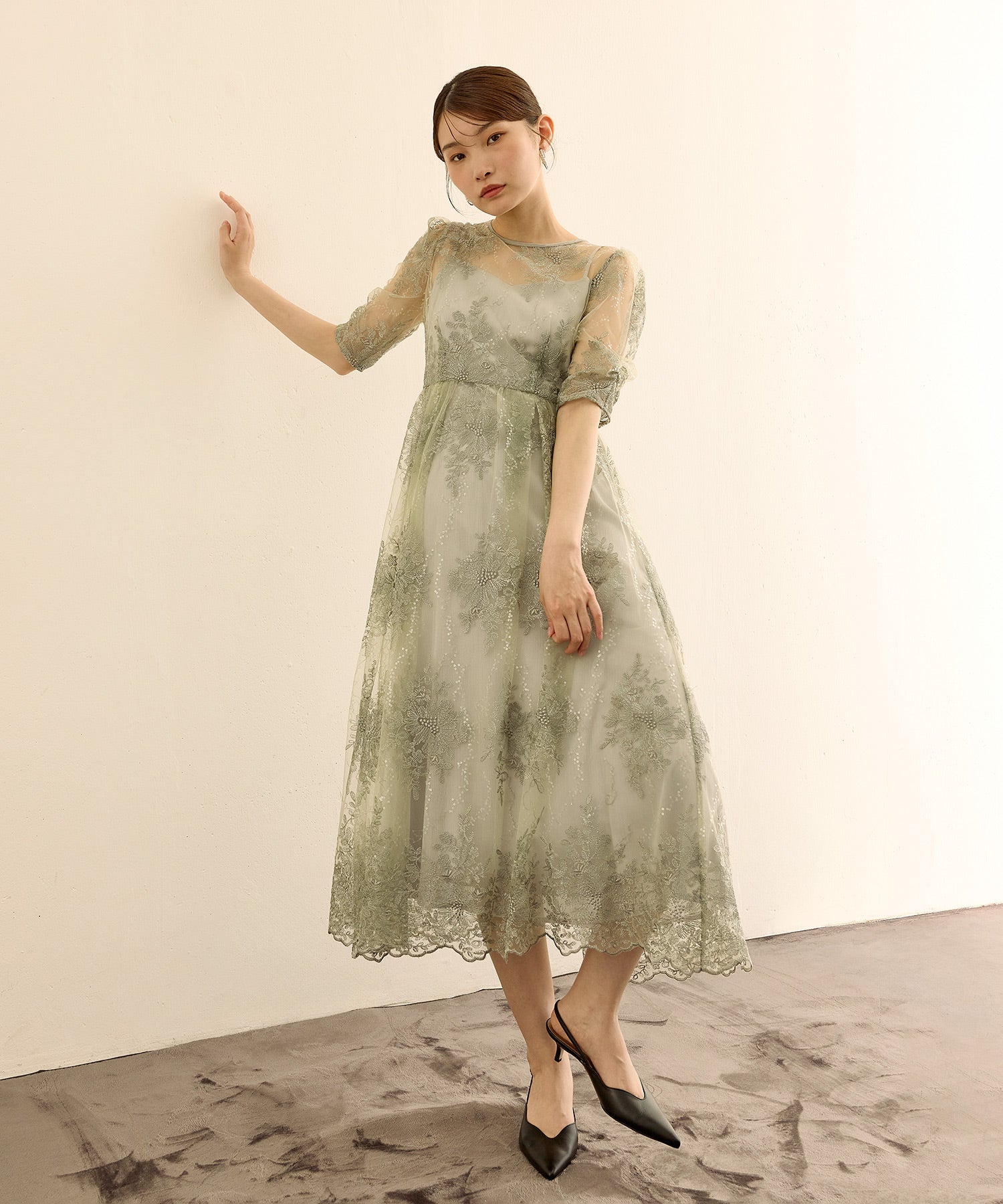 花柄スパンコールAラインワンピースドレス