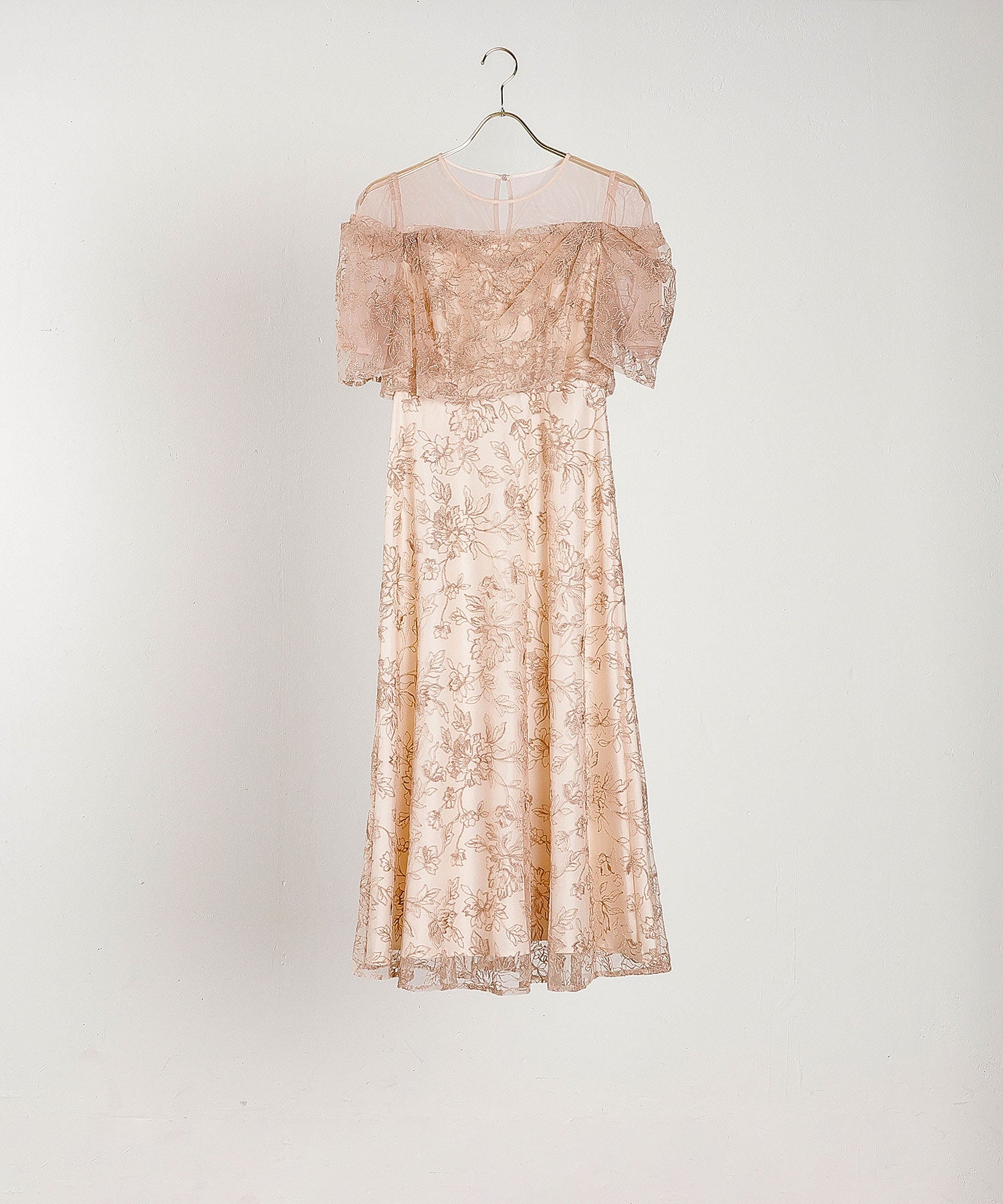 ピンクベージュ