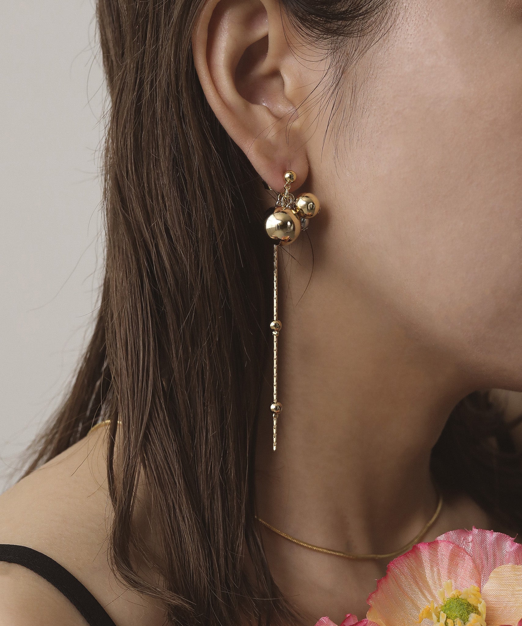 メタルボール ロングチェーン ピアス